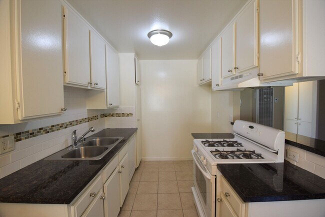 Foto del edificio - 13846 Sherman Way