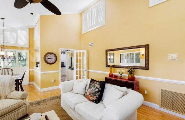 Foto del edificio - Lovely Furnished 2 Bedroom/2 Bath