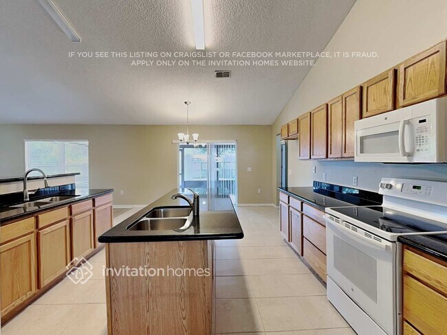 Foto del edificio - 1130 St Tropez Ct