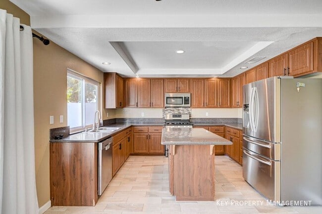 Building Photo - 9684 Summer Cypress St