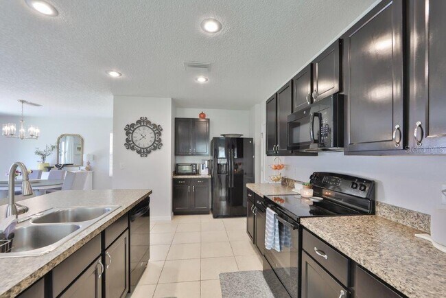 Building Photo - 10535 Whispering Hammock Dr
