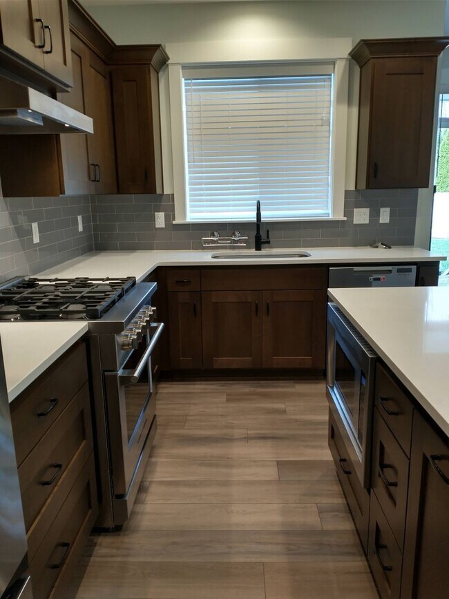 Foto del edificio - Welcome to this Beautiful Property in Keizer