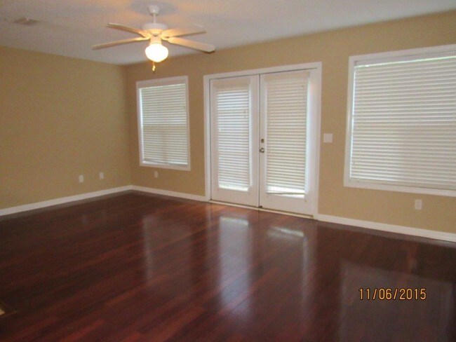 Building Photo - 439 Sandy Oak Dr