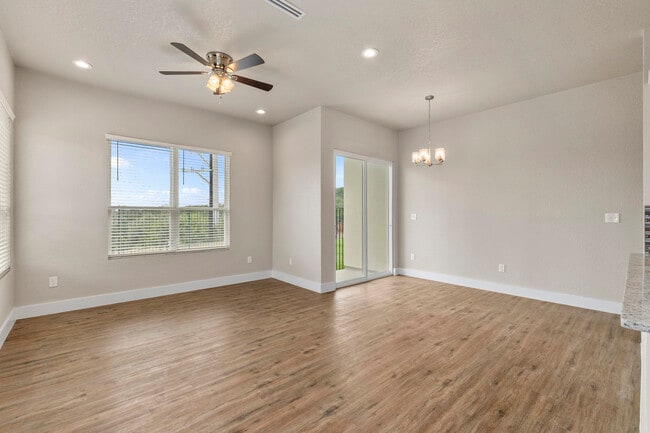 Building Photo - 115 Ave Ventana