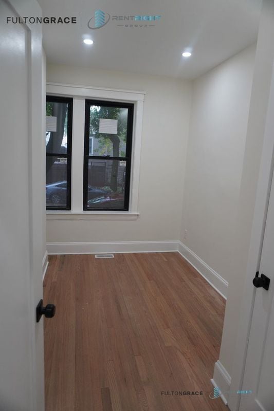 Building Photo - 4636 N Hamilton Ave