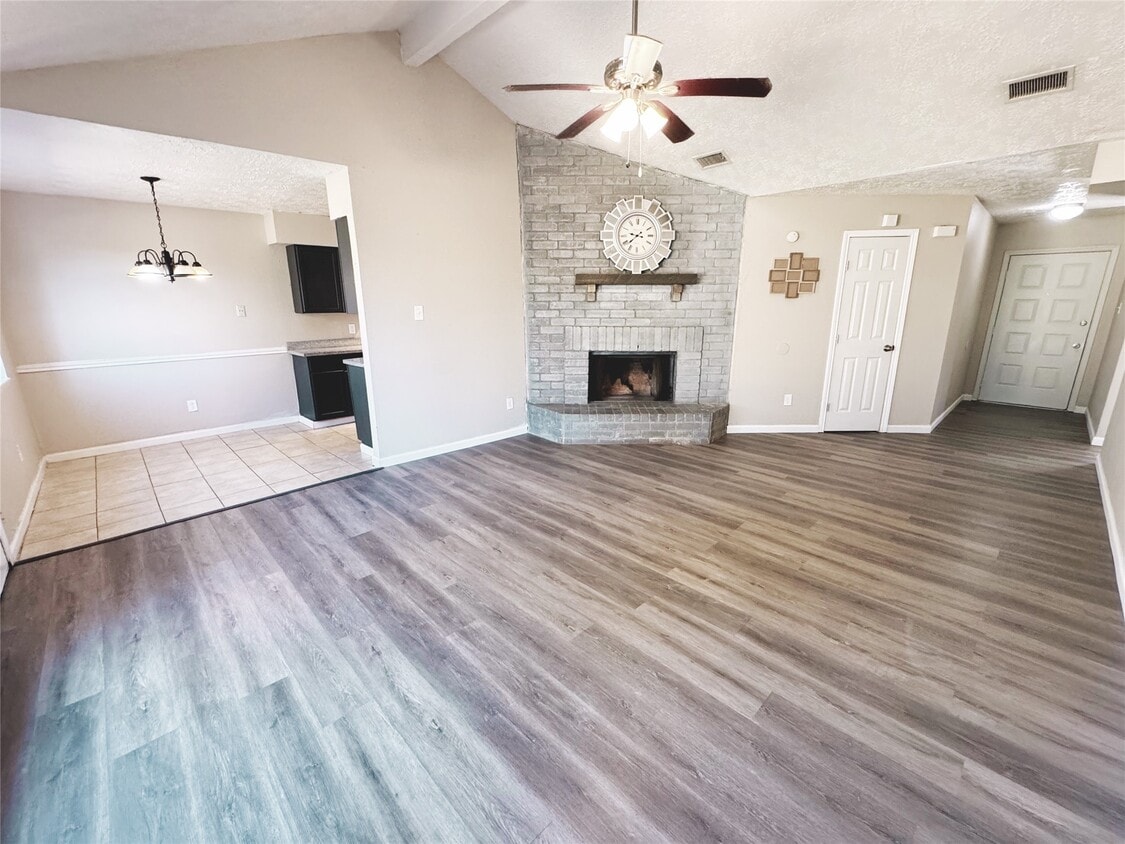 Foto principal - 15822 Baybriar Dr