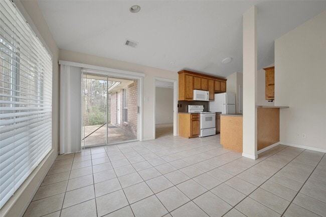 Building Photo - 206 Graham Rd