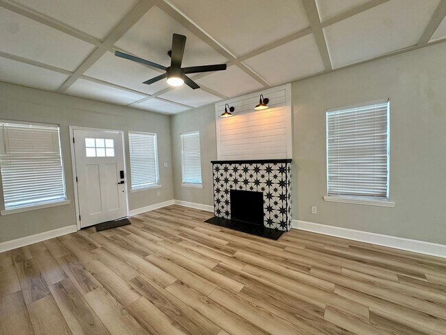 Foto del edificio - Adorable Renovated Bungalow