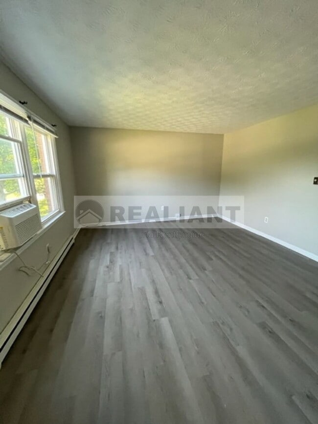 Foto del edificio - 314 Walters Ln