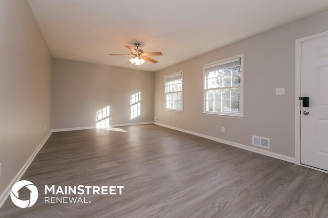 Building Photo - 2826 Bretton Dr