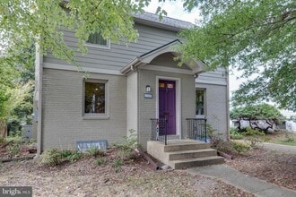 Building Photo - 2508 Davis Ave