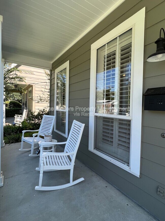 Foto del edificio - 1417 E Maxwell St