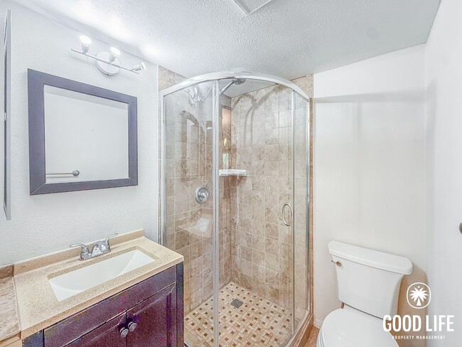 Building Photo - Bright 3B/2BA Condo in La Jolla with Spacious Kitchen and Dual Vanity Primary Bath