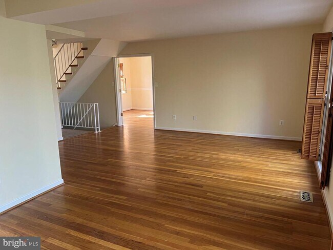 Foto del edificio - 3225 Dunster Ct