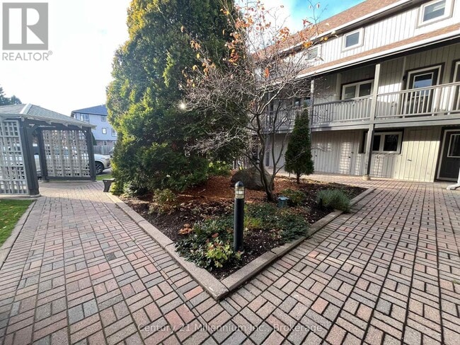 Photo du bâtiment - 706 Johnston Pk Ave