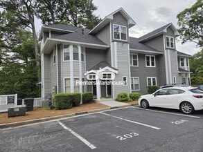 Building Photo - 203 Ivy Green Ln SE