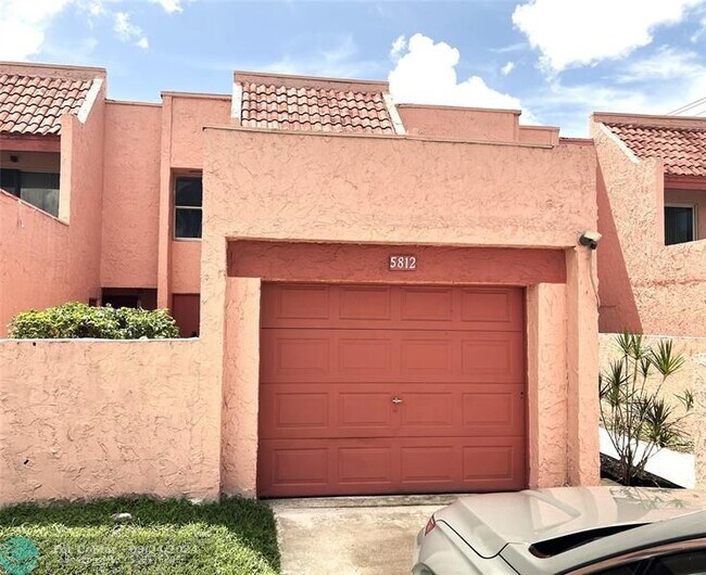 Building Photo - 5812 NW 16th St