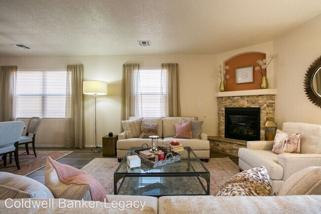 Foto del edificio - 4 br, 2.5 bath House - 4461 Golden Eagle L...