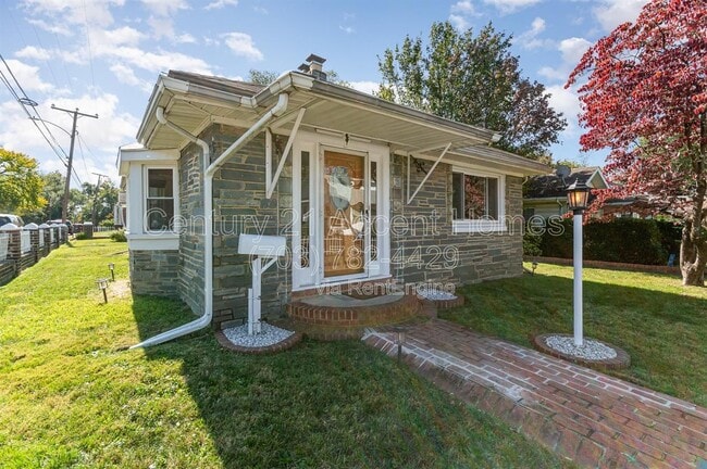 Building Photo - 1700 14th St S