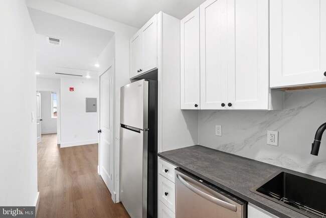 Building Photo - 929 N 40th St