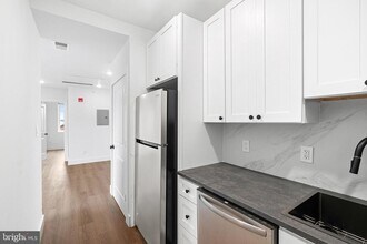 Building Photo - 929 N 40th St
