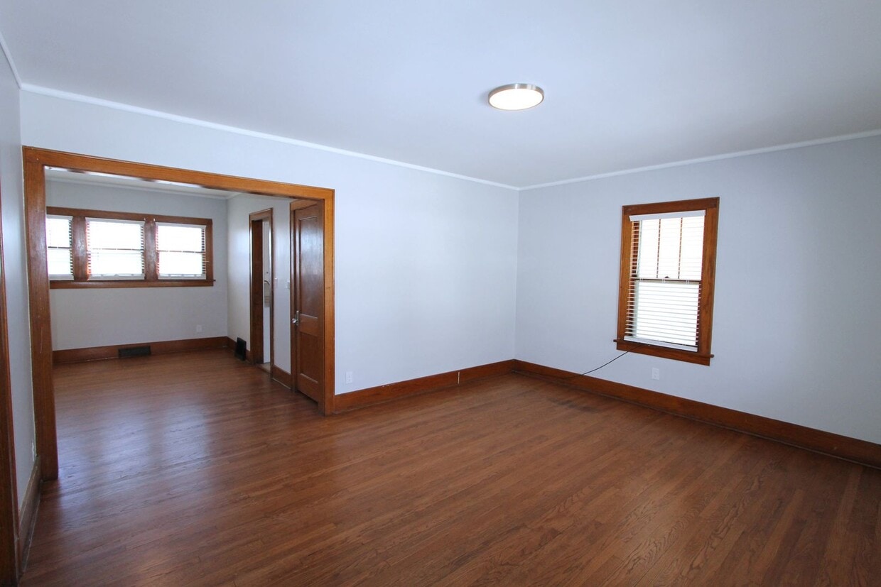 Spacious 3 bedroom 1.5 bathroom home with ... - Spacious 3 bedroom 1.5 bathroom home with ...