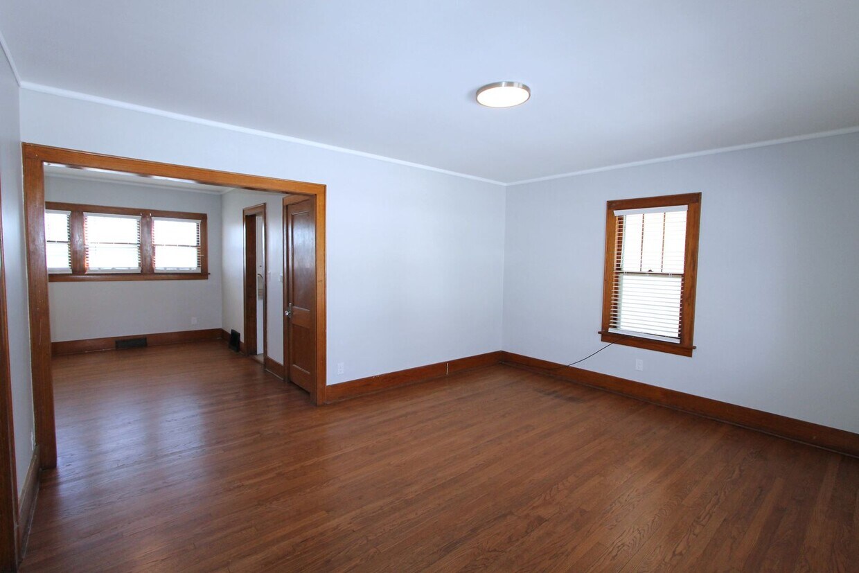 Foto principal - Spacious 3 bedroom 1.5 bathroom home with ...