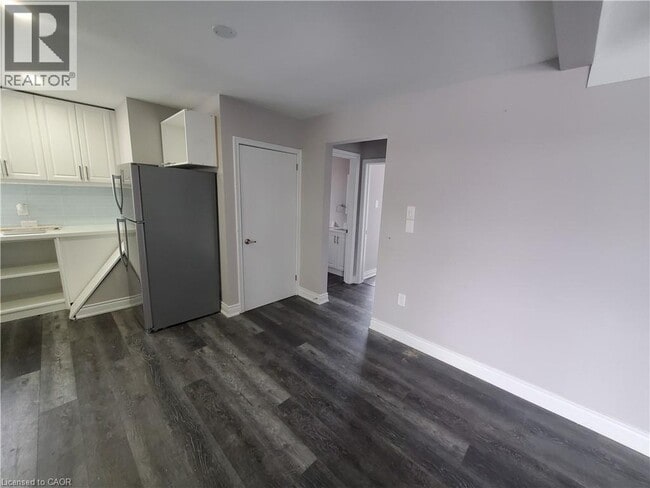 Building Photo - 15 Camille Ct