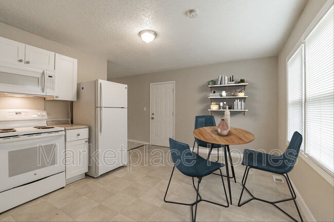 Building Photo - 1805 Miller Dr