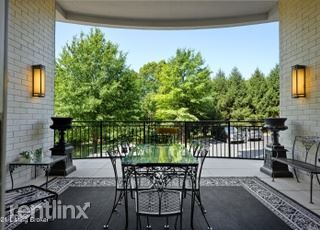 Building Photo - 1 br, 1 bath Condo - 2830 Shore Dr Apt 705