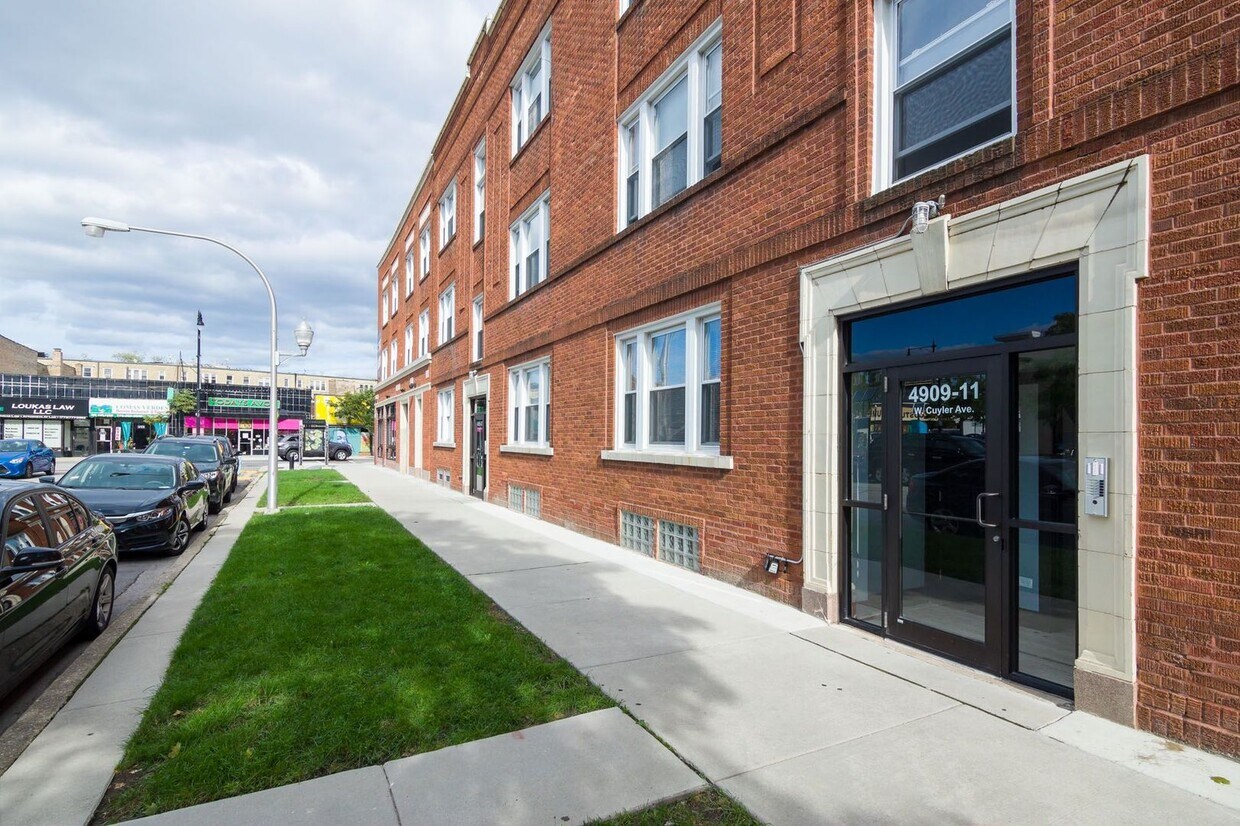 Foto principal - 4907 W Cuyler Ave