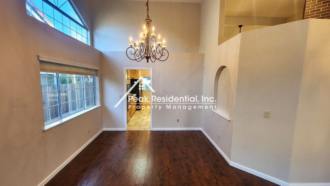 Building Photo - Wonderful 4bd/2ba Folsom Home!