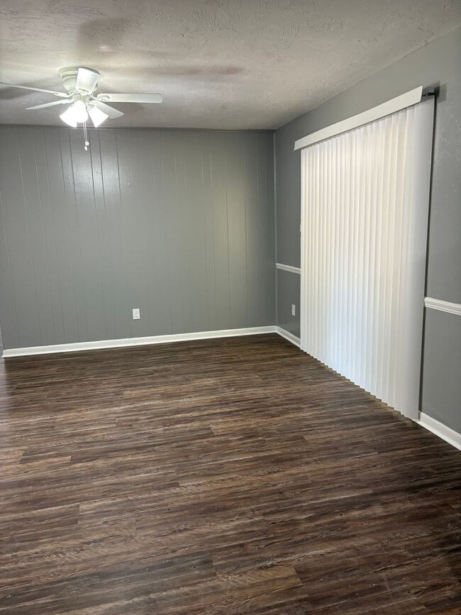 Building Photo - Eastgate Home