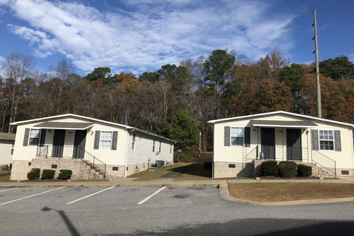 Azalea Gardens Apartments 1400 Iris Cir Greenville, NC