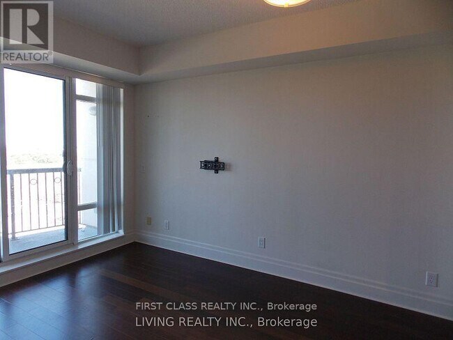 Building Photo - 111-111 Upper Duke Crescent