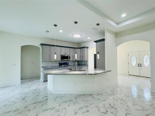 Building Photo - 2200 Manor Ct