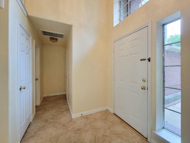 Foto del edificio - 14938 Brightbrook Dr
