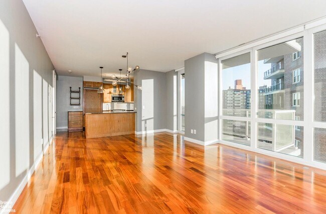 Foto del edificio - 640 W 237th St