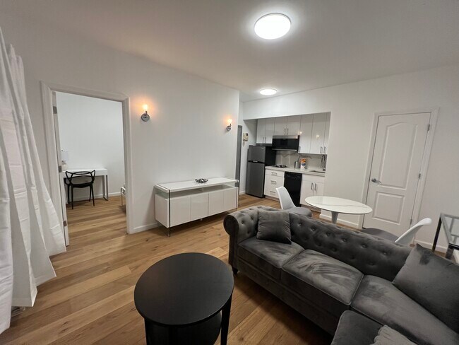 Foto del edificio - 239 W 12th St