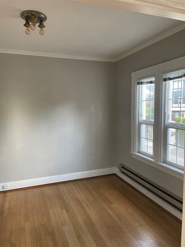 bedroom - 1645 10th Ave E