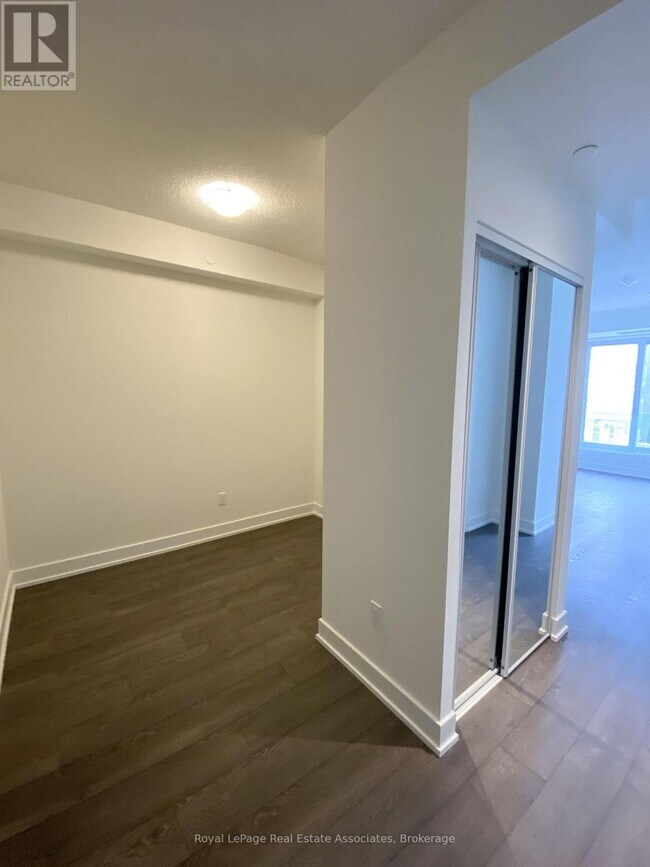 Building Photo - 7 Mabelle Ave