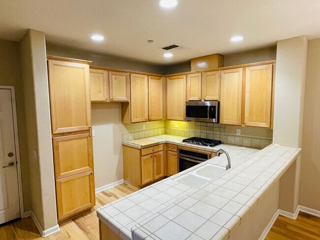 Building Photo - 4059 Innovator Dr