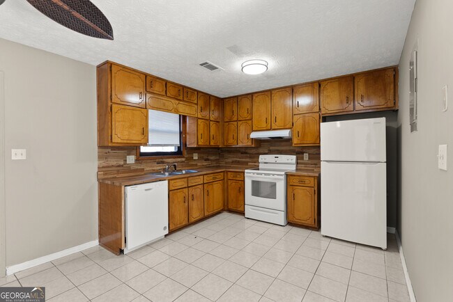 Building Photo - 59 Sloan St