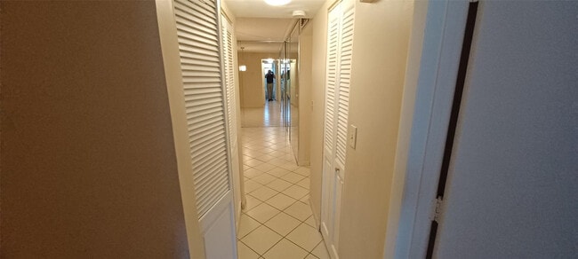 Building Photo - 6751 N University Dr