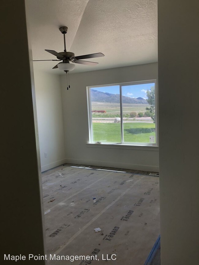 Building Photo - 4 br, 3 bath House - 2626 E Carriage Hill Dr