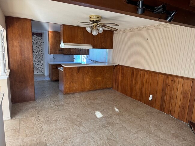 Foto del edificio - 15856 Lawnhill Dr