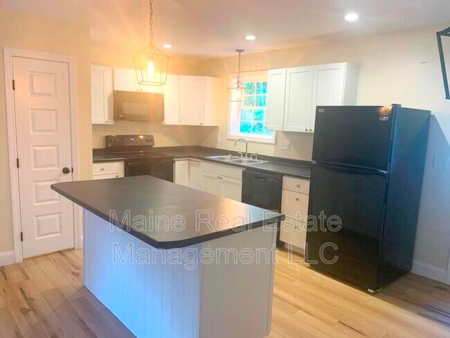 Building Photo - 50 Walter St