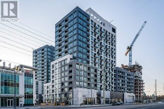 Building Photo - 8868-8868 Yonge St