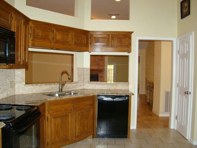 Foto del edificio - 5 Bedroom home in Brushy Creek