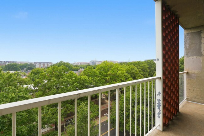 Foto del edificio - Southwest Waterfront Condo | 1 Bed | 1 Bath | 950 Sf | Private Balcony | 1 Parking Space